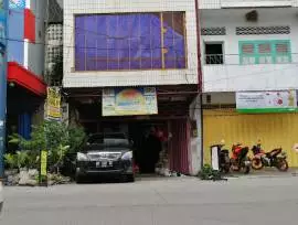 AB Toys, kembang api dan mainan