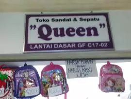 Toko Sandal & Sepatu Queen