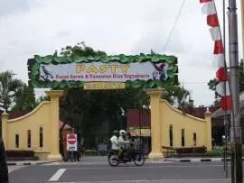 Pasar Satwa dan Tanaman Hias Yogyakarta (Pasty)